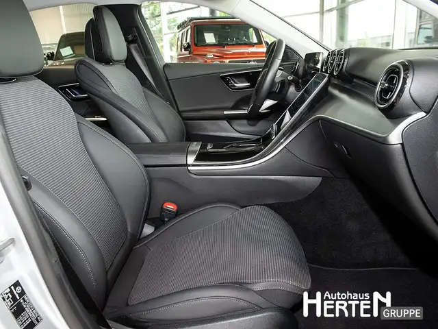 Mercedes-Benz C-Class view 6