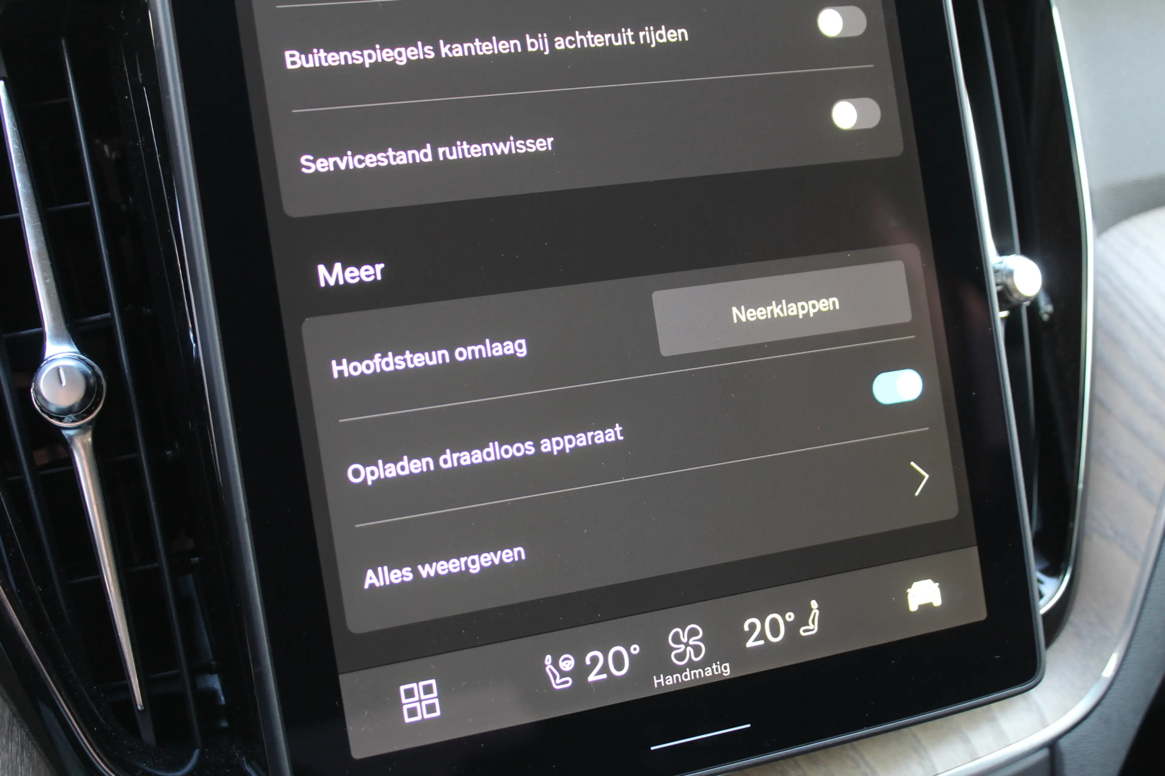 Volvo XC60 2.0 T6 Plug-in hybrid AWD Plus Dark | Luchtvering — photo 44