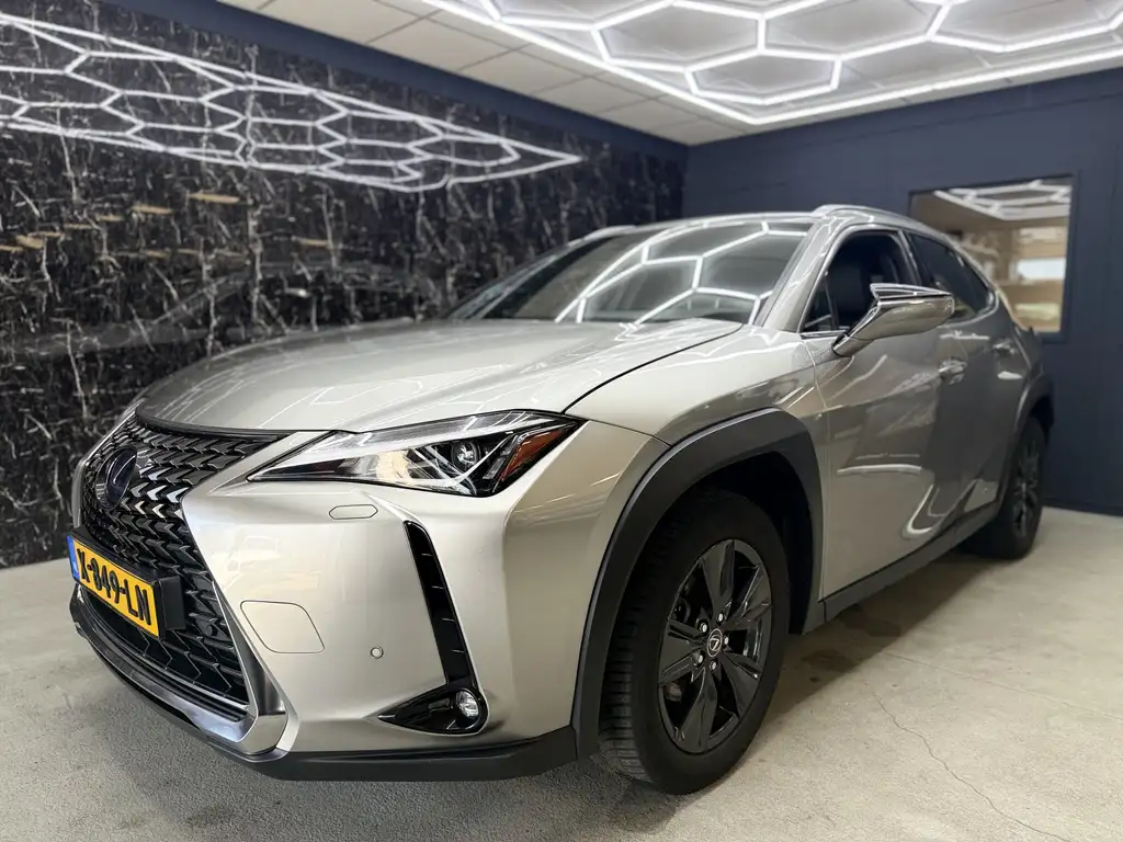 Lexus UX 250h