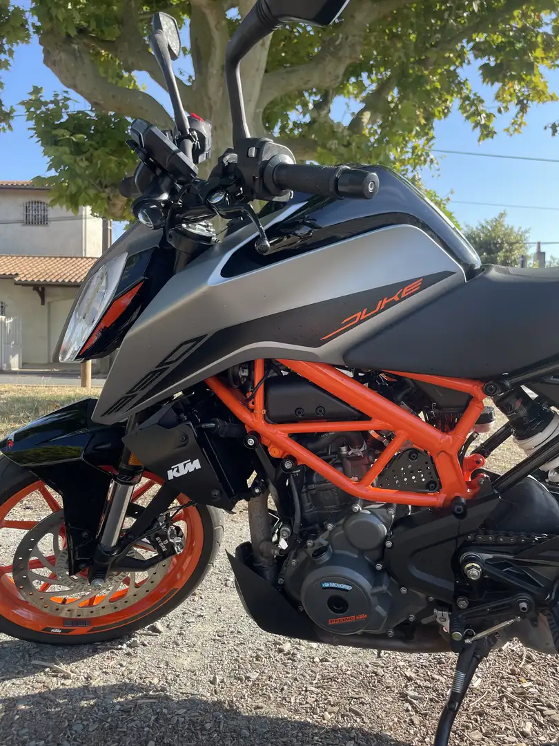 KTM 390 Duke Argent - 1