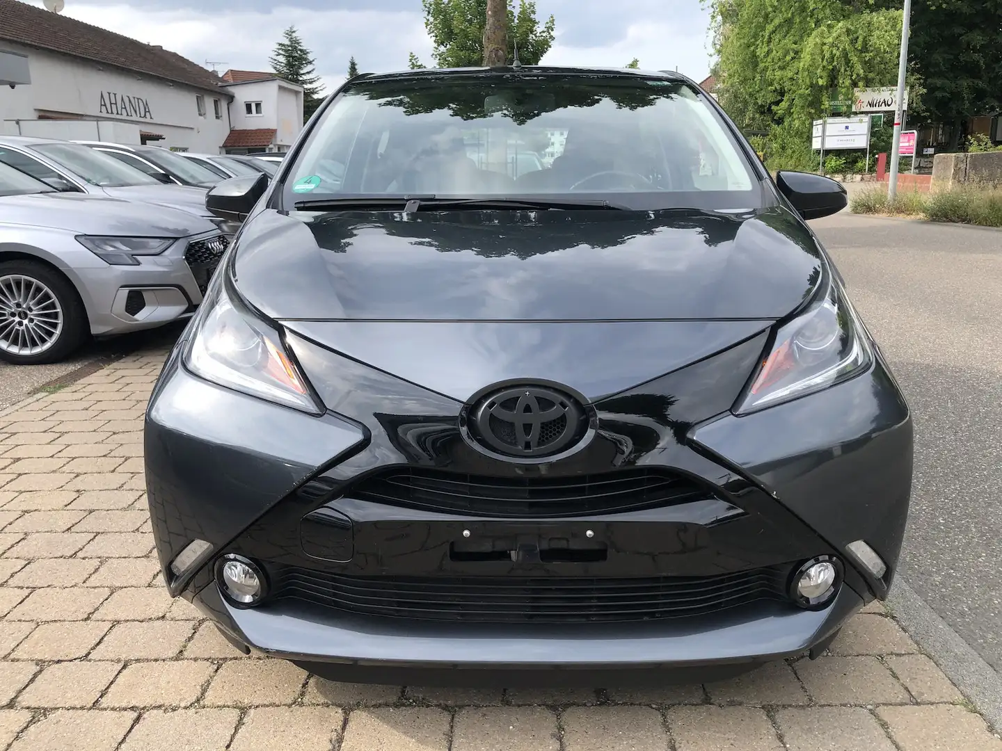 Toyota Aygo x-play touch Grau - 2