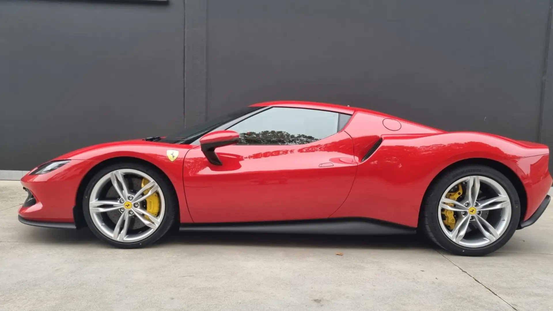 Ferrari 296 296 GTB 3.0 Rouge - 1