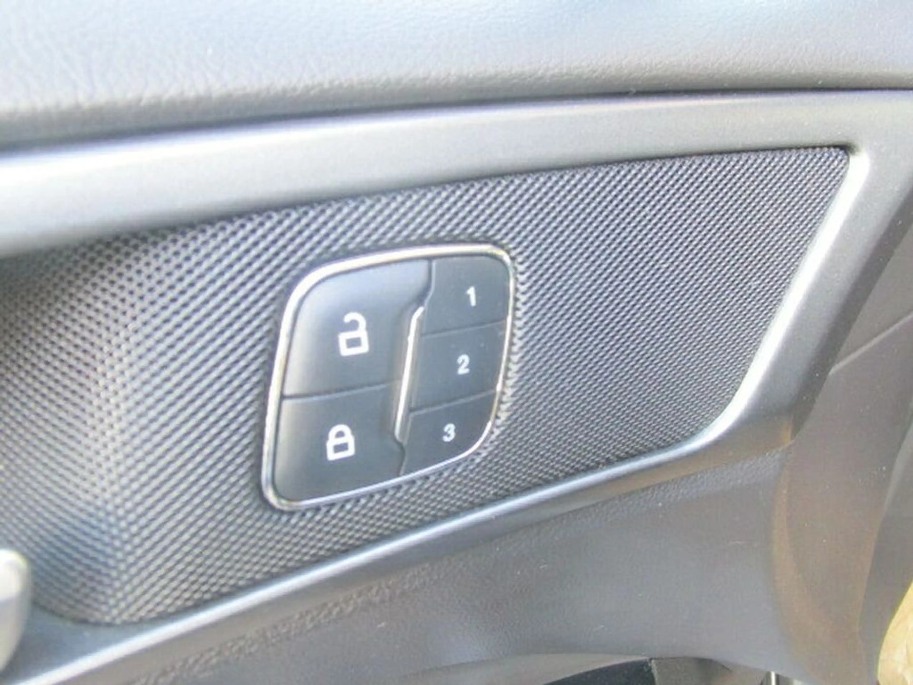 Ford Mondeo Titanium — photo 15