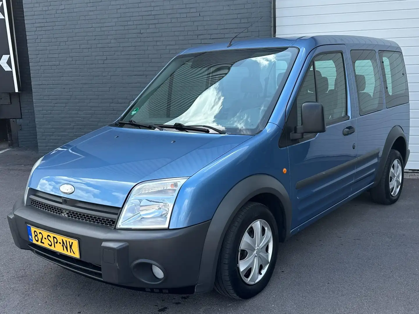 Ford Tourneo Connect 1.8-16V SWB 1STEIG/5PERSOONS/AIRCO/APK-04-2026 Blauw - 2