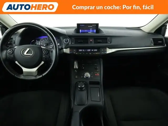 Lexus CT view 13