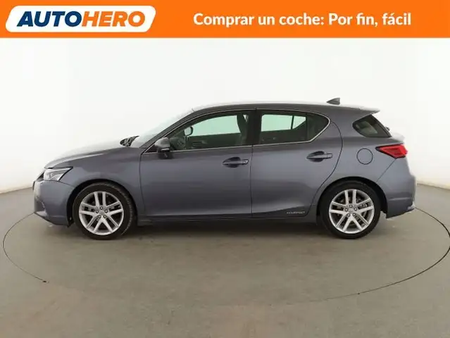 Lexus CT view 3
