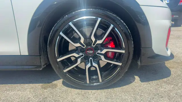 Mini Cooper view 14
