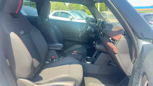 Mini Cooper view 7