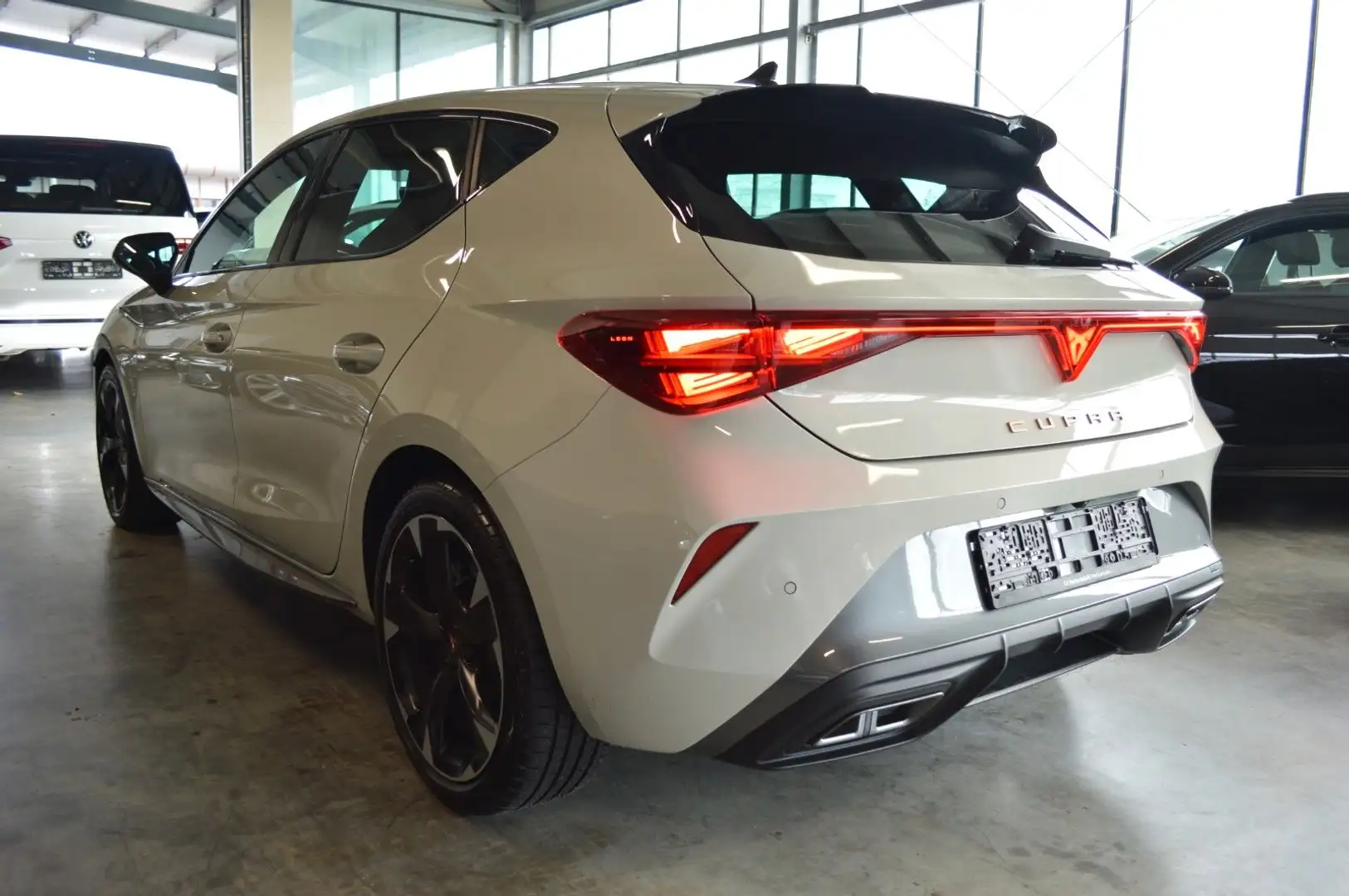 CUPRA Leon 2.0 TDI DYNAMIC|PERFORMANCE|SENNHEISER|AHK Grau - 2