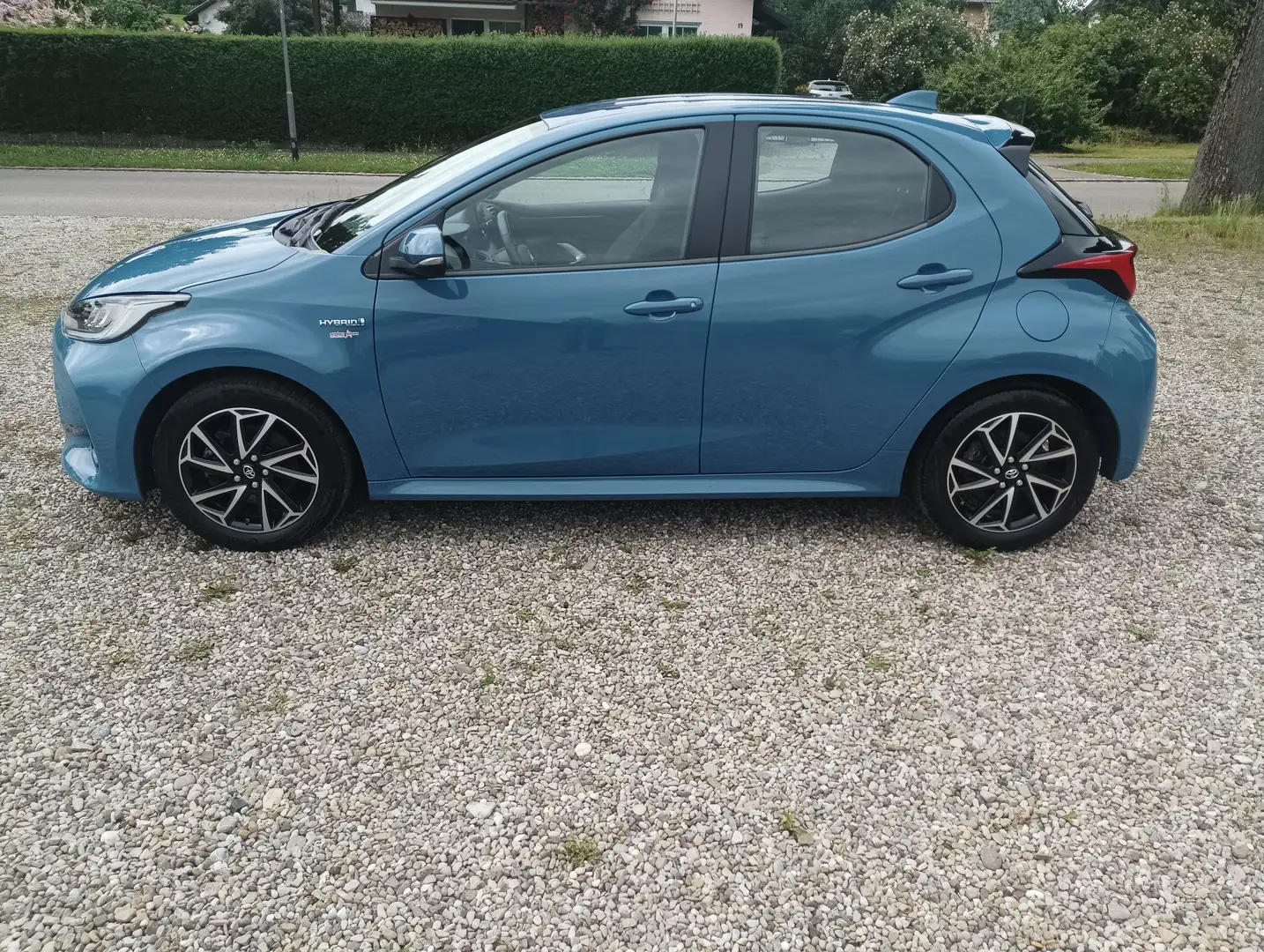 Toyota Yaris Hybrid 1.5 VVT-i Club *Kamera*Klima* Blauw - 2
