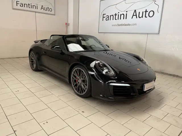 Porsche 911 main image