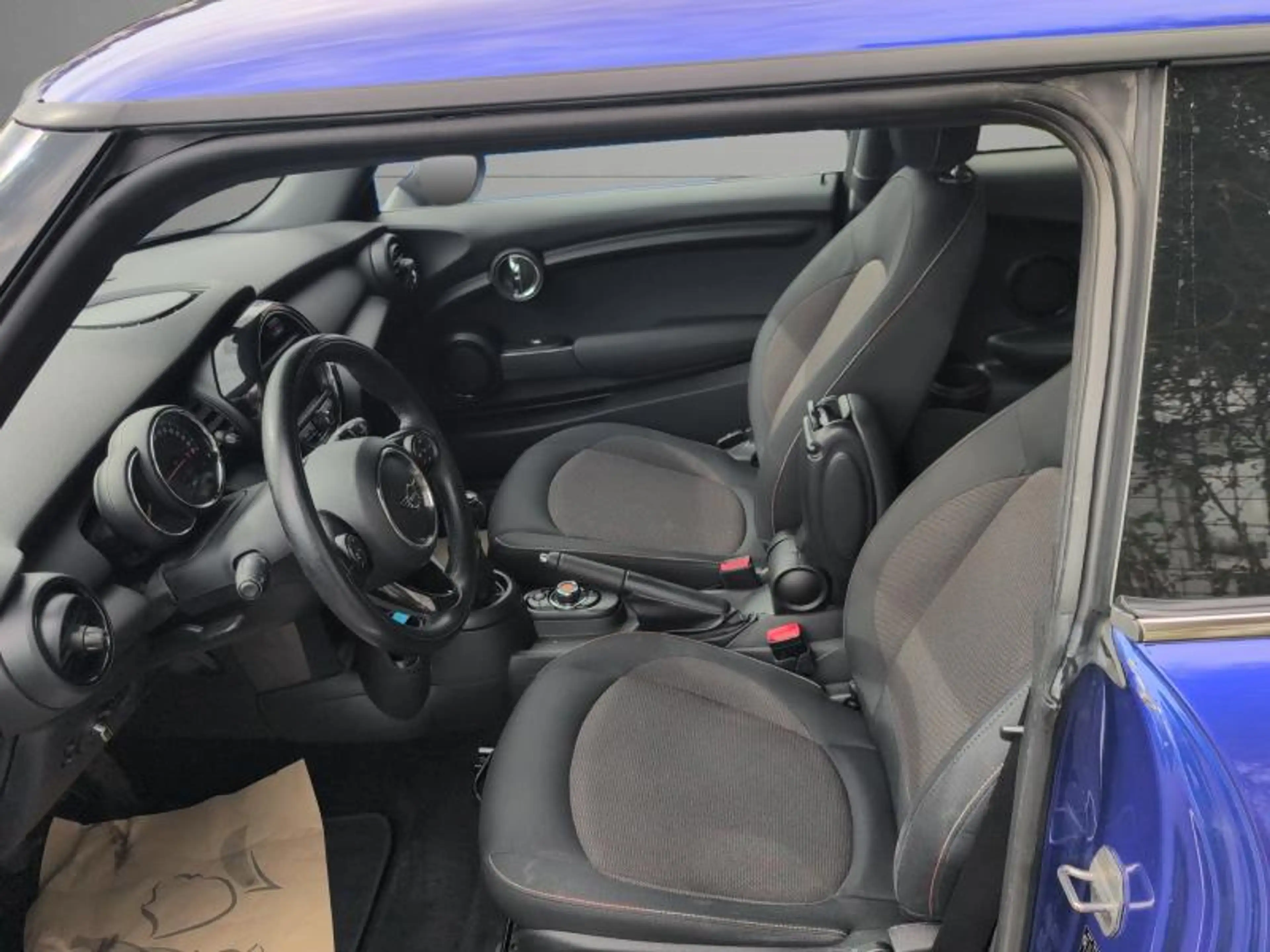 MINI One D 1.5 95cv bleu 11/18 Airco GPS Capteurs Cruise — photo 10