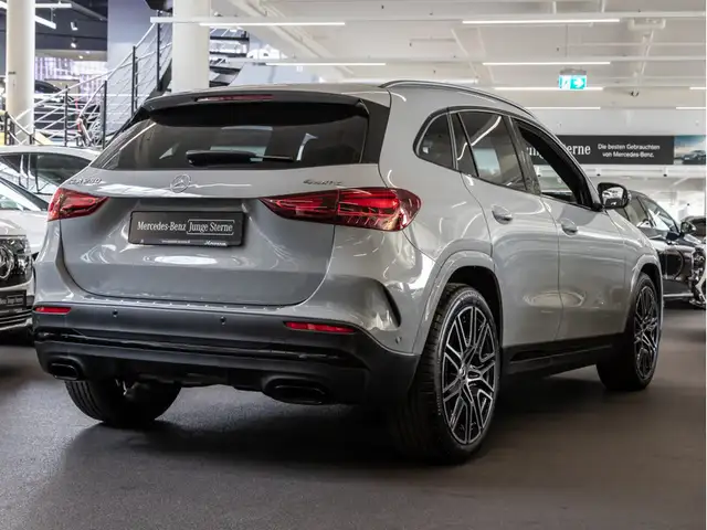 Mercedes-Benz Gla view 4