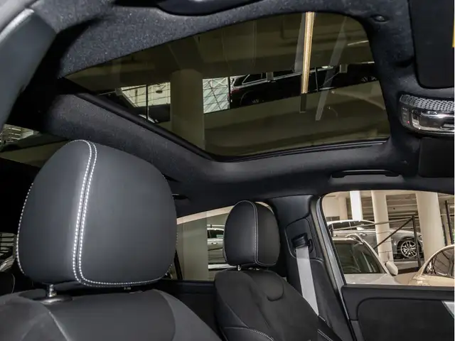 Mercedes-Benz Gla view 11