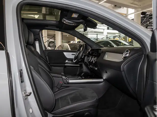 Mercedes-Benz Gla view 9