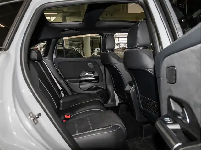 Mercedes-Benz Gla view 10