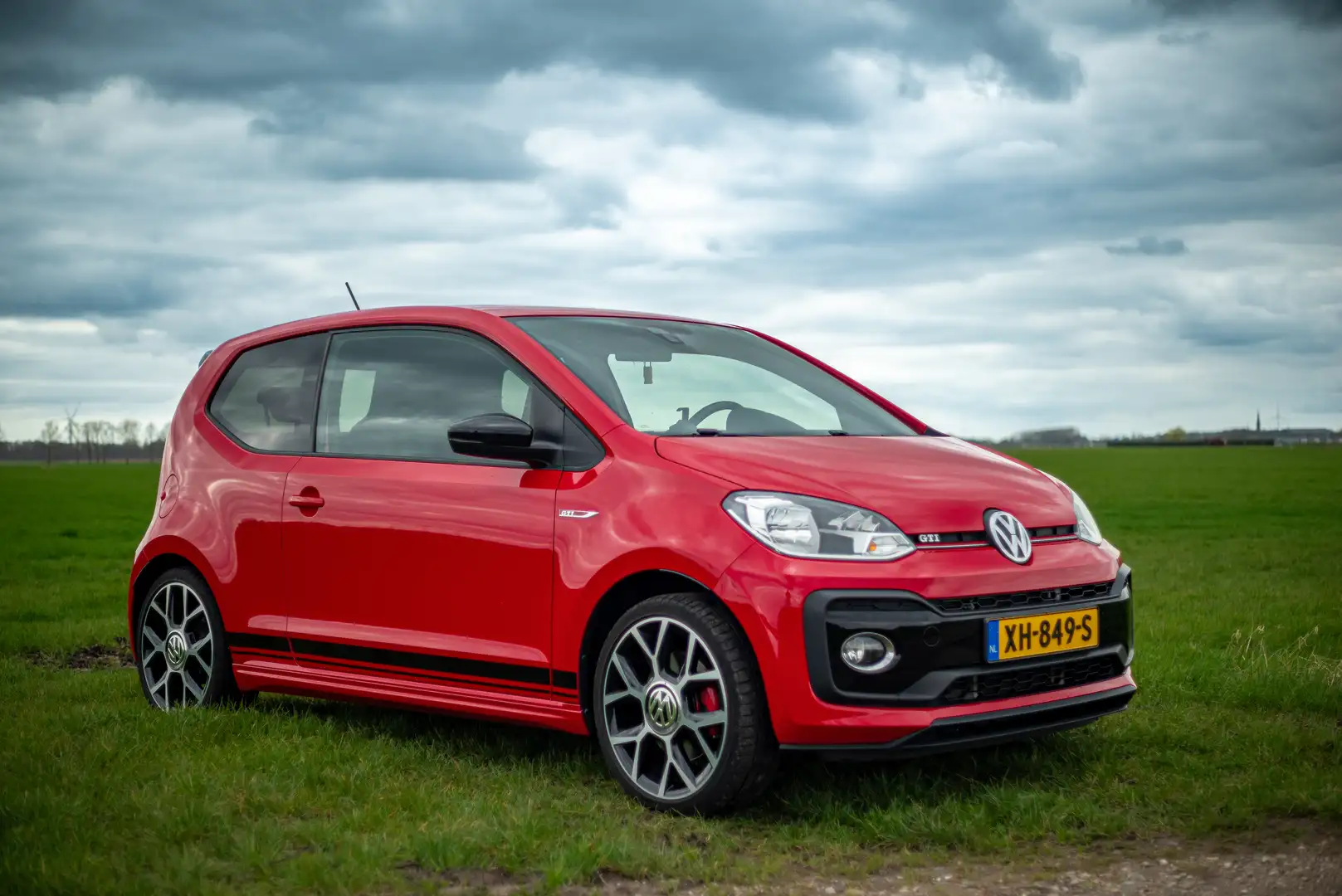 Volkswagen up! 1.0 TSI GTI 135pk, Tornado Rood, 45.000km Rood - 1