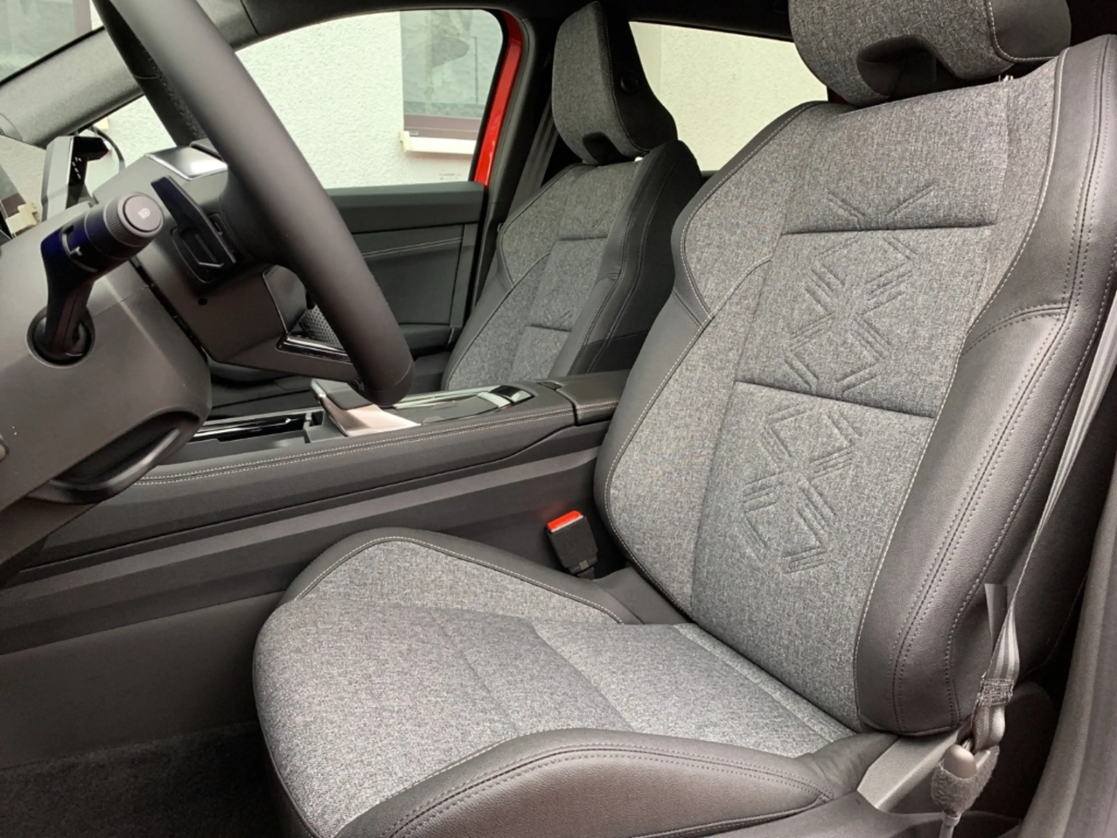 Renault Austral TECHNO FULL HYBRID E-TECH 200 Techno NAVI+PDC — photo 9