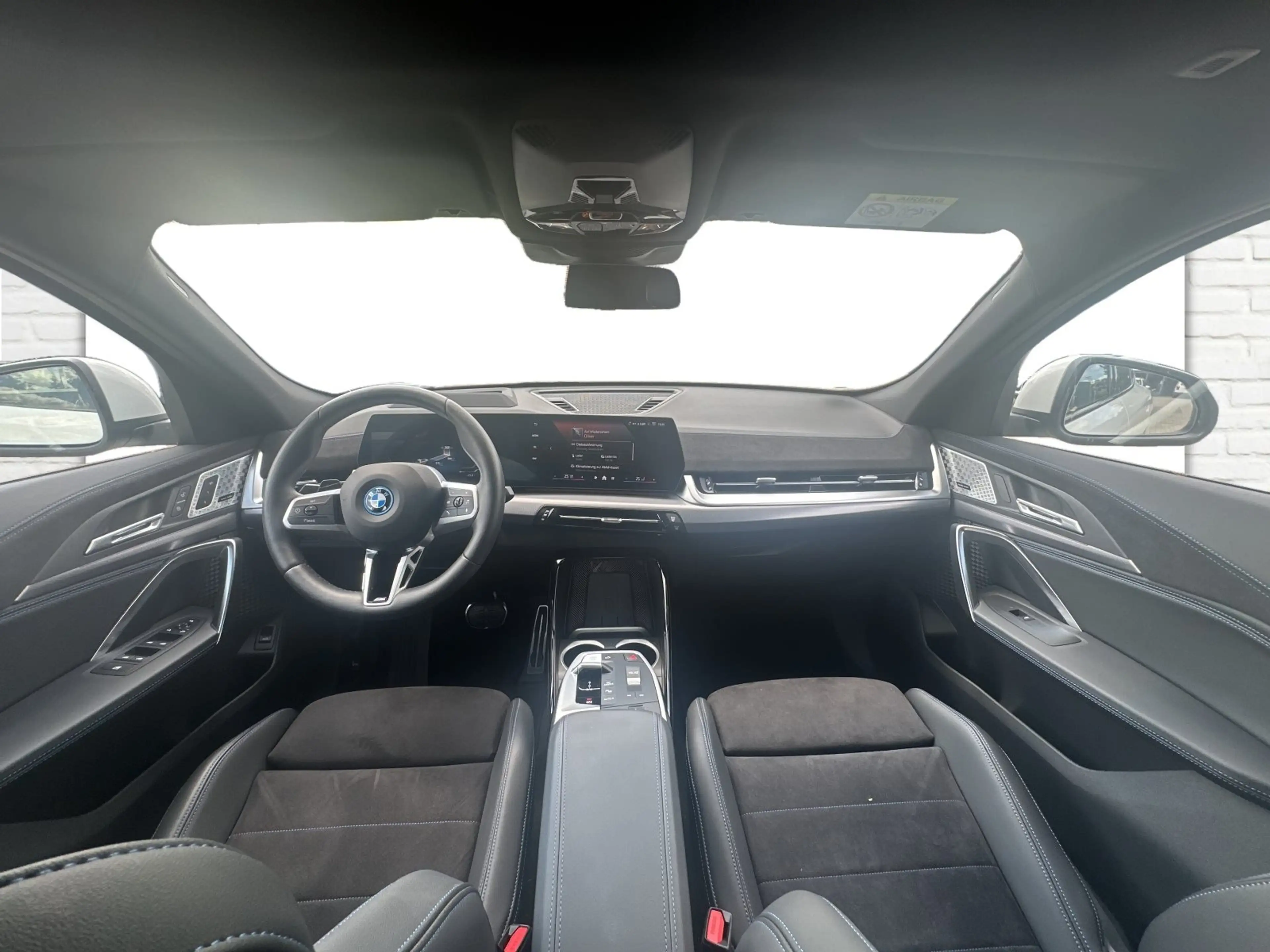 BMW iX2 xDrive30 — photo 12