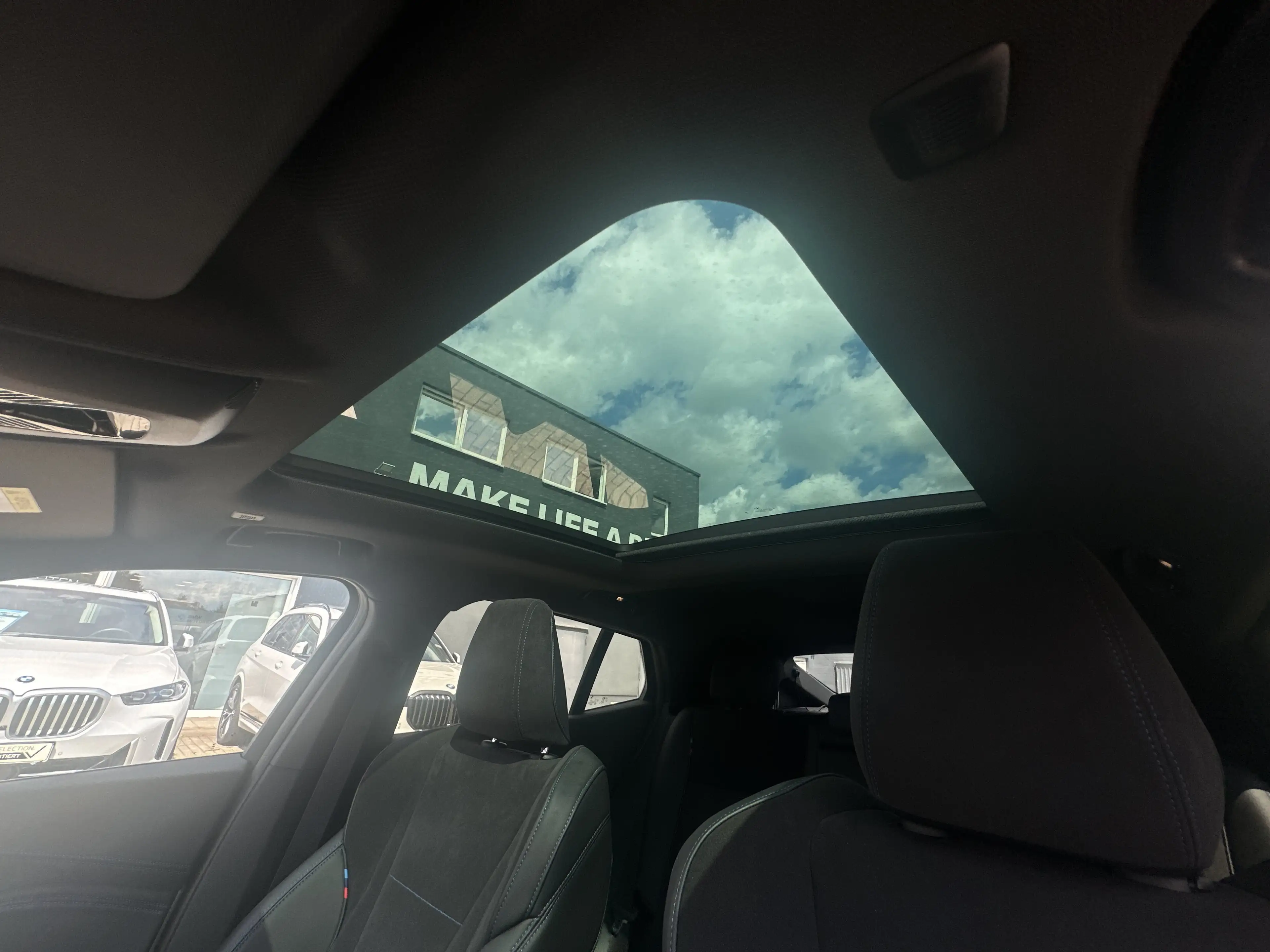 BMW iX2 xDrive30 — photo 14