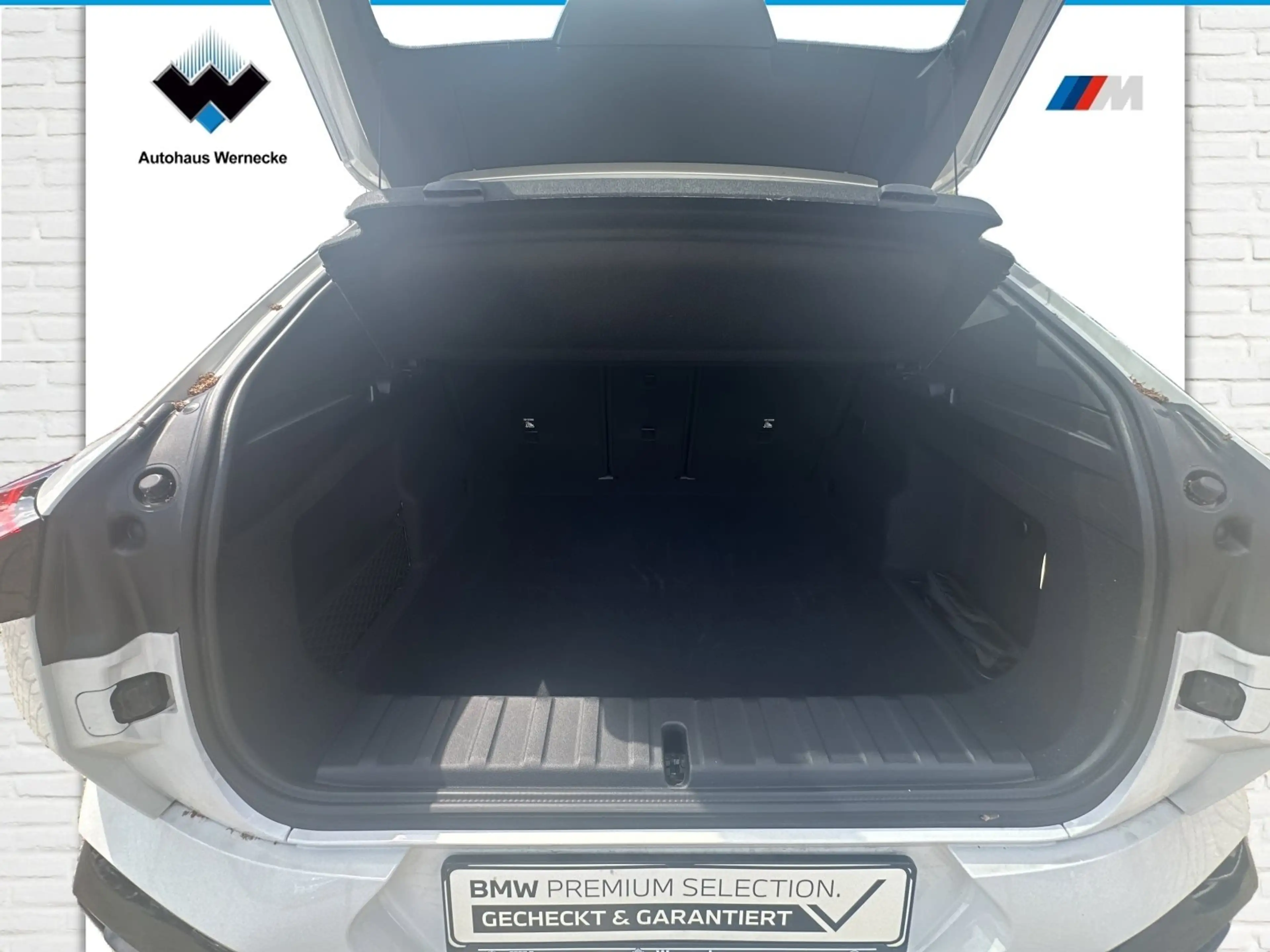BMW iX2 xDrive30 — photo 10
