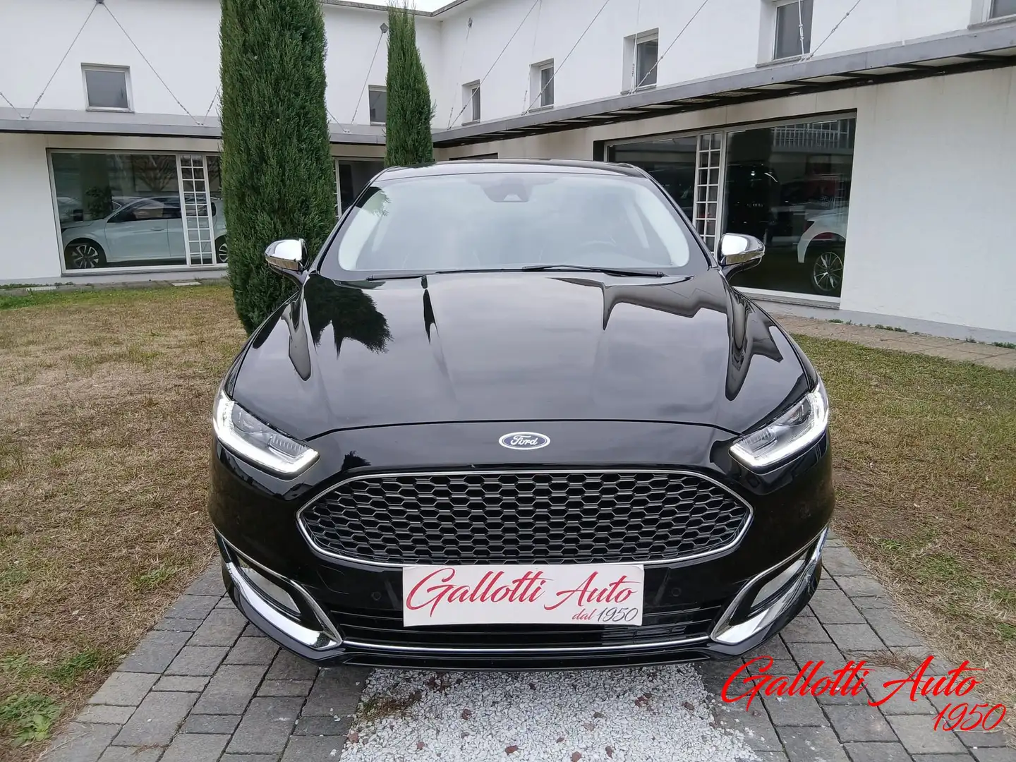 Ford Mondeo Full Hybrid 2.0 187 CV eCVT 4 porte Vignale Noir - 2