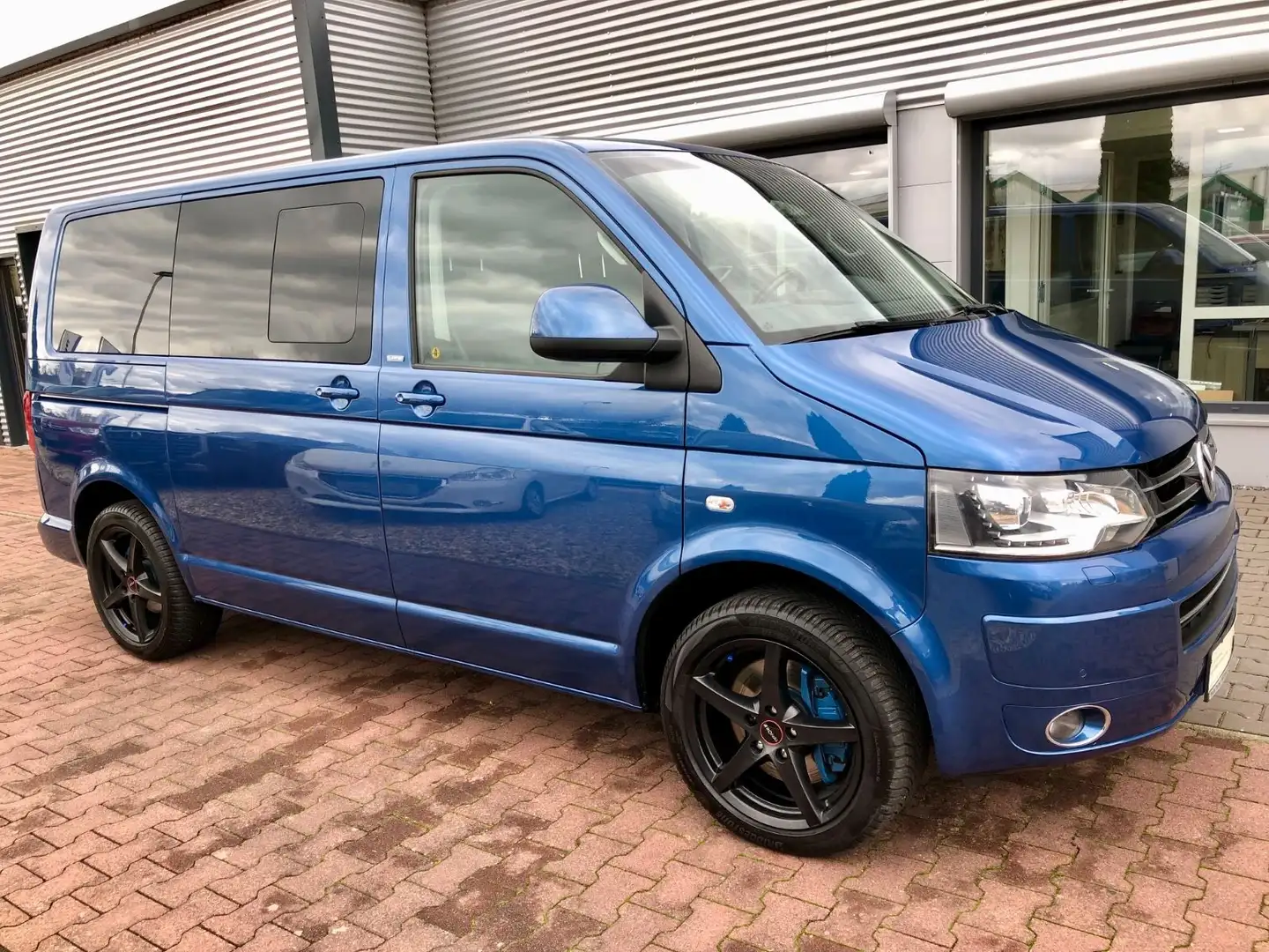 Volkswagen T5 Multivan Life Xenon/Leder/AHK Blau - 1