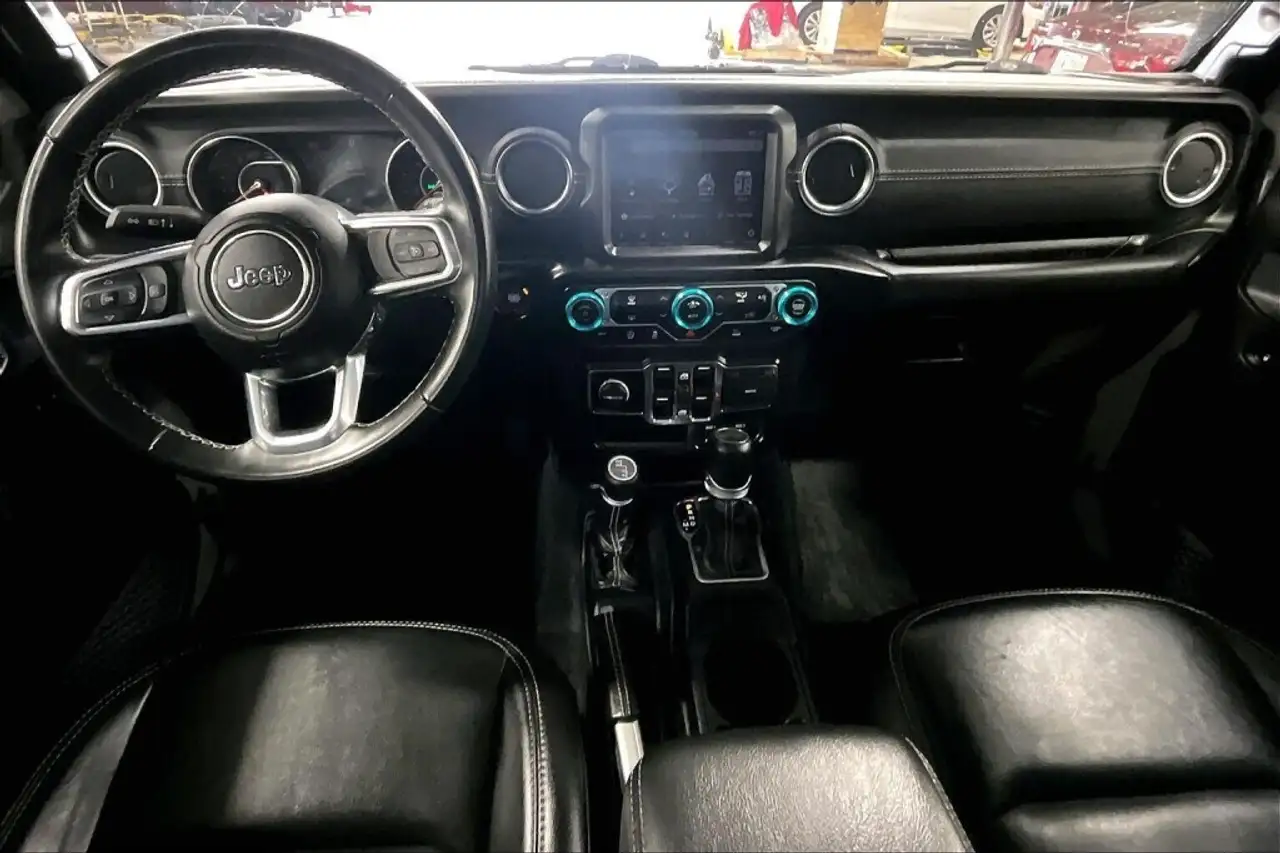 Jeep Wrangler photo Jeep Wrangler