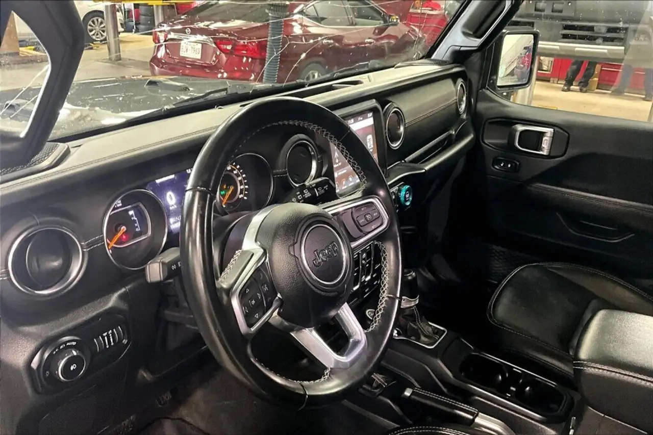 Jeep Wrangler photo Jeep Wrangler