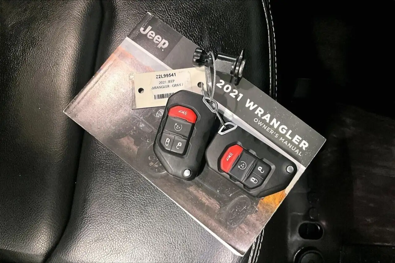 Jeep Wrangler photo Jeep Wrangler