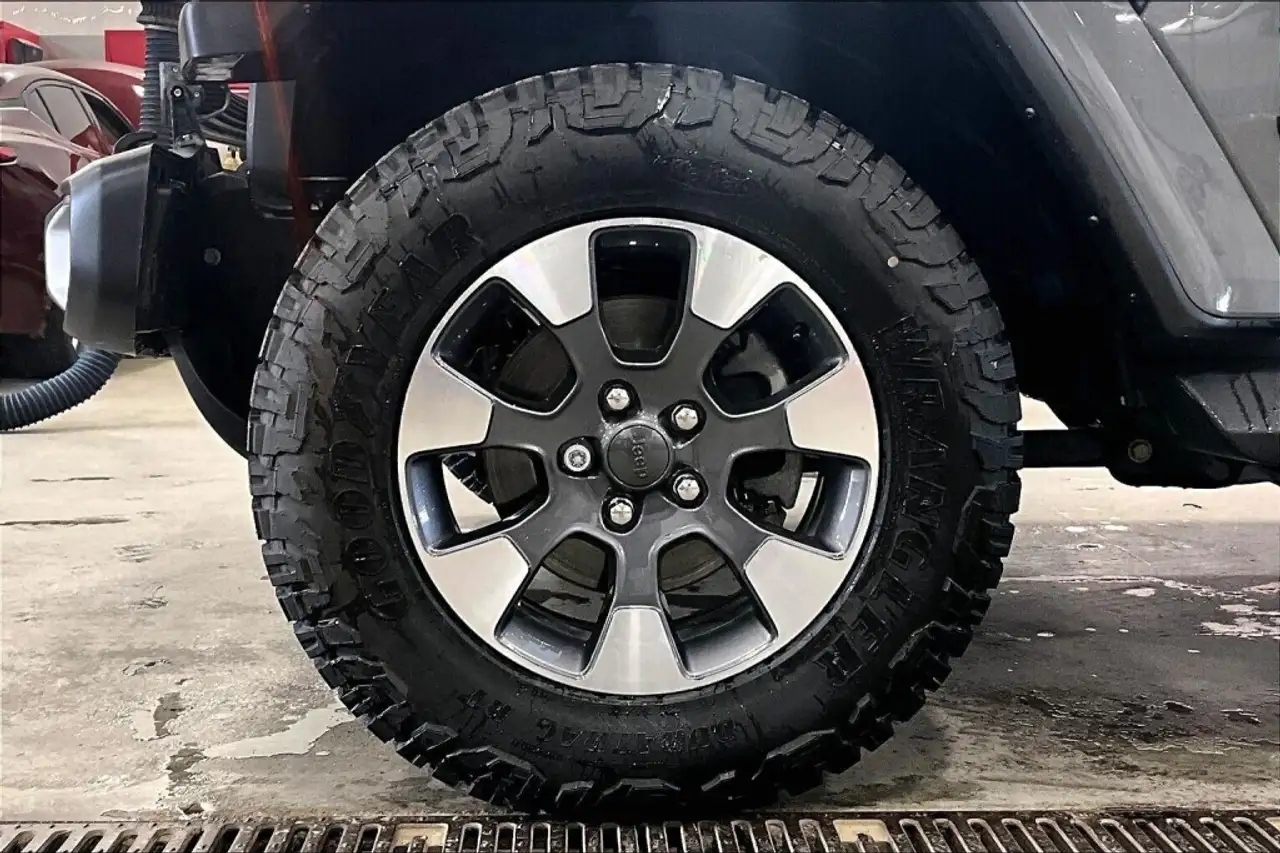 Jeep Wrangler photo Jeep Wrangler