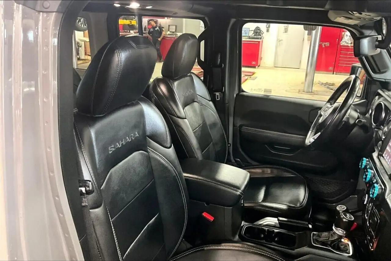Jeep Wrangler photo Jeep Wrangler