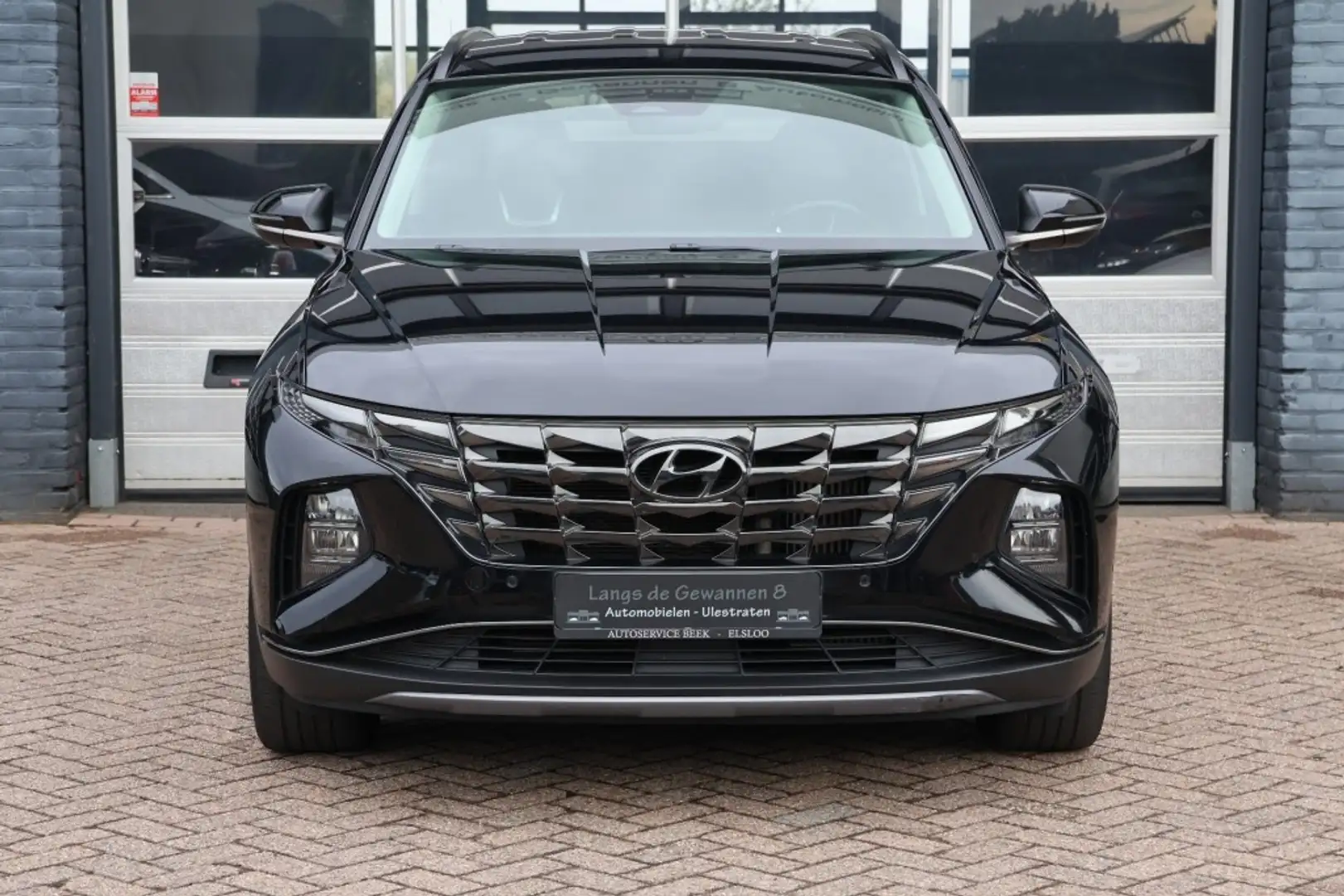 Hyundai TUCSON 1.6 T-Gdi MHEV dynamic, automaat, leder, navigatie Schwarz - 2