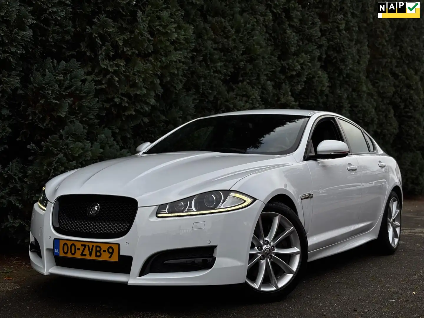 Jaguar XF 3.0D S | 1e Eigenaar | Uniek nette auto Wit - 1