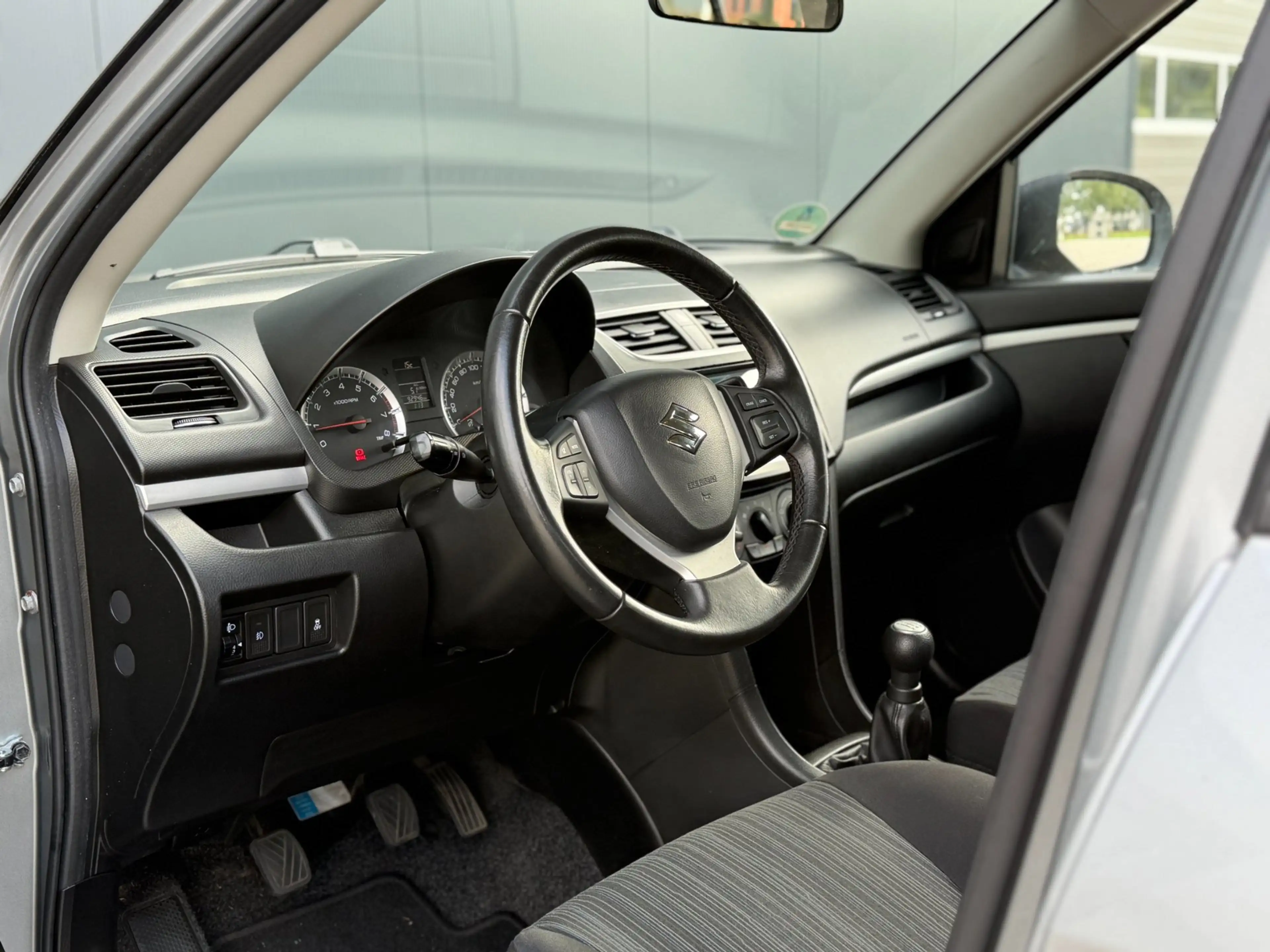 Suzuki Swift 1.2 Bandit EASSS | CRUISE | CARPLAY | AIRCO | 5 DE — photo 2