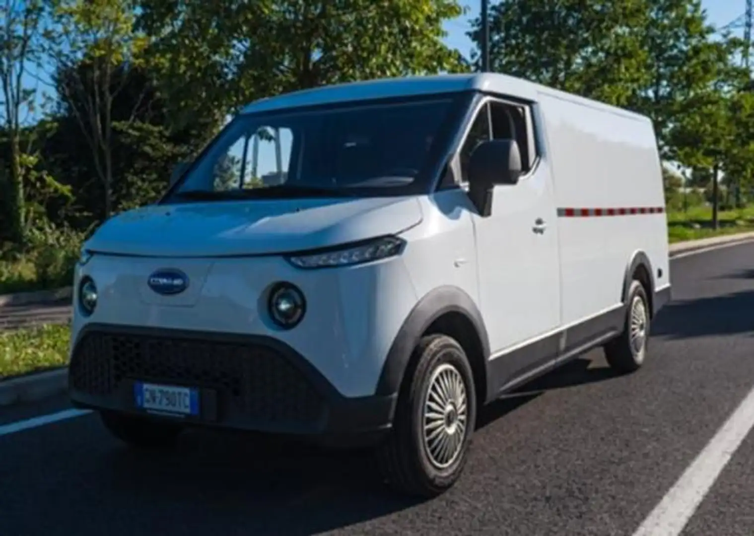 Cenntro Logistar 260 White - 1