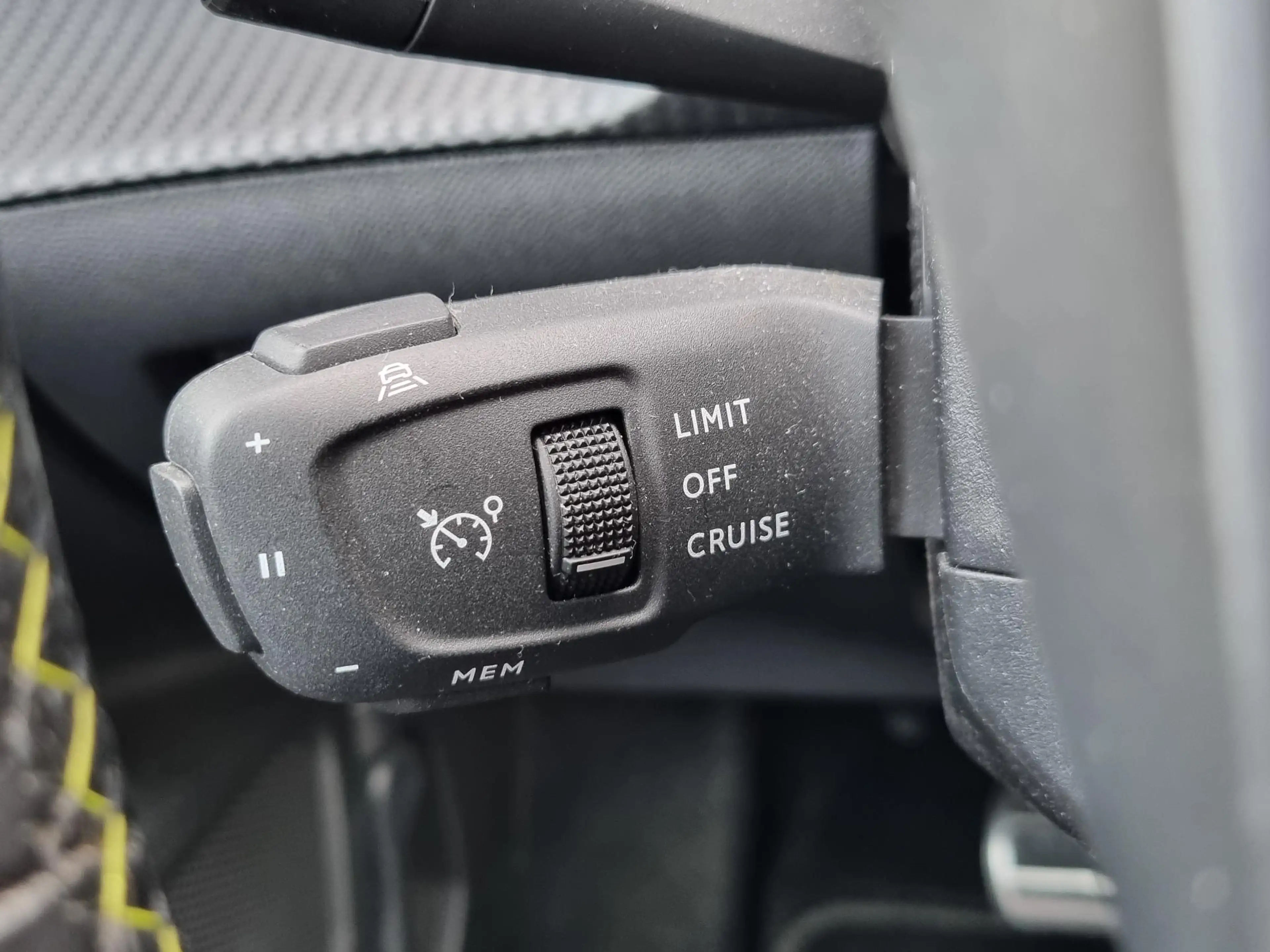 Peugeot e-2008 EV GT Pack 50 kWh | SOH 93% | Stoelverwarming | Ap — photo 9