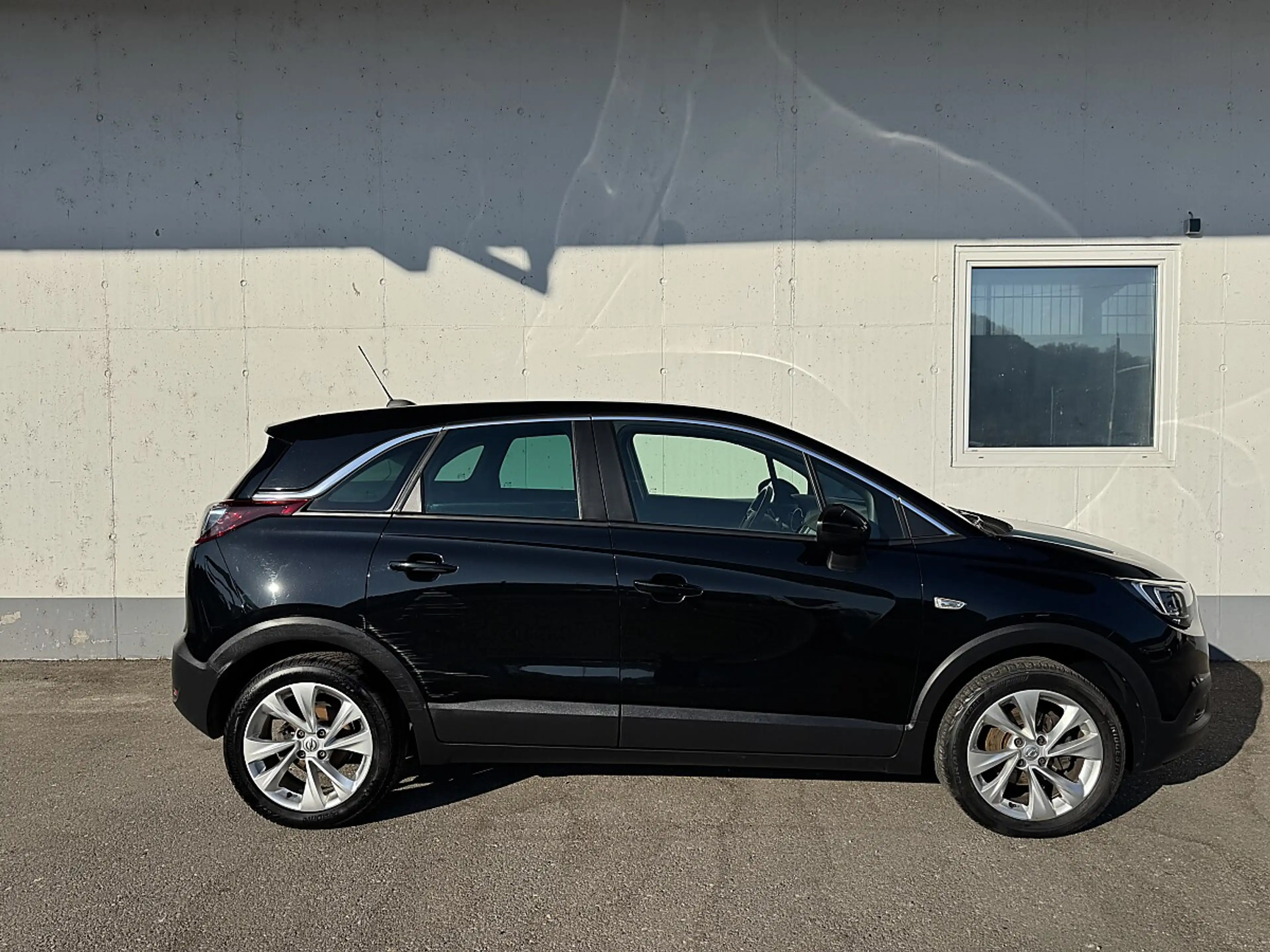 Opel Crossland X 1,2 Turbo ECOTEC Direct Injj. Innovation St./St — photo 5