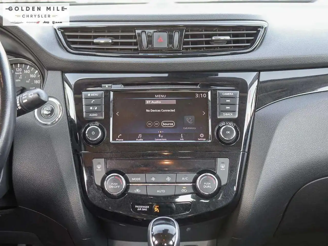 Nissan Qashqai снимка Nissan Qashqai