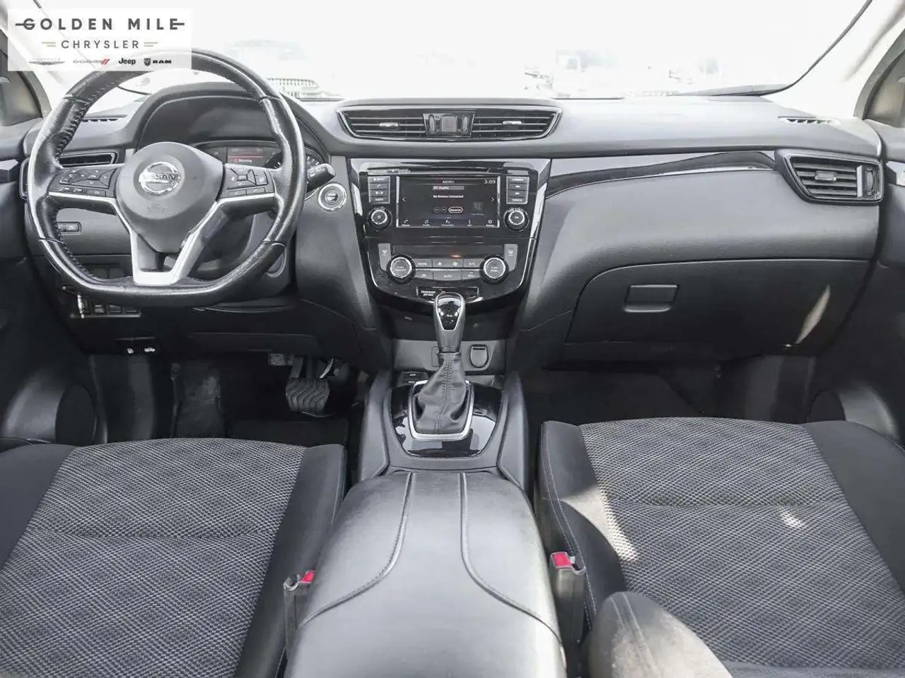 Nissan Qashqai снимка Nissan Qashqai