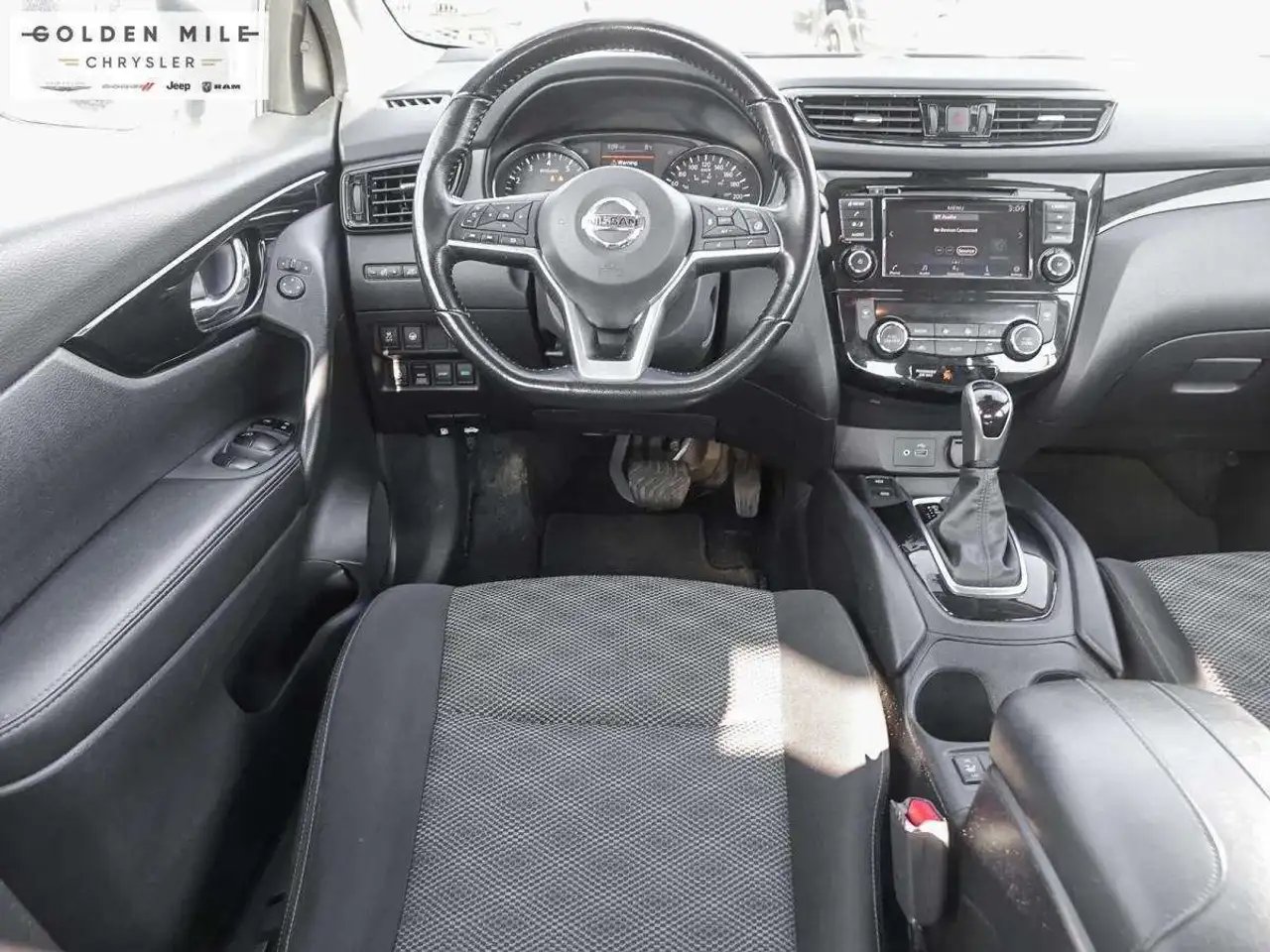 Nissan Qashqai снимка Nissan Qashqai