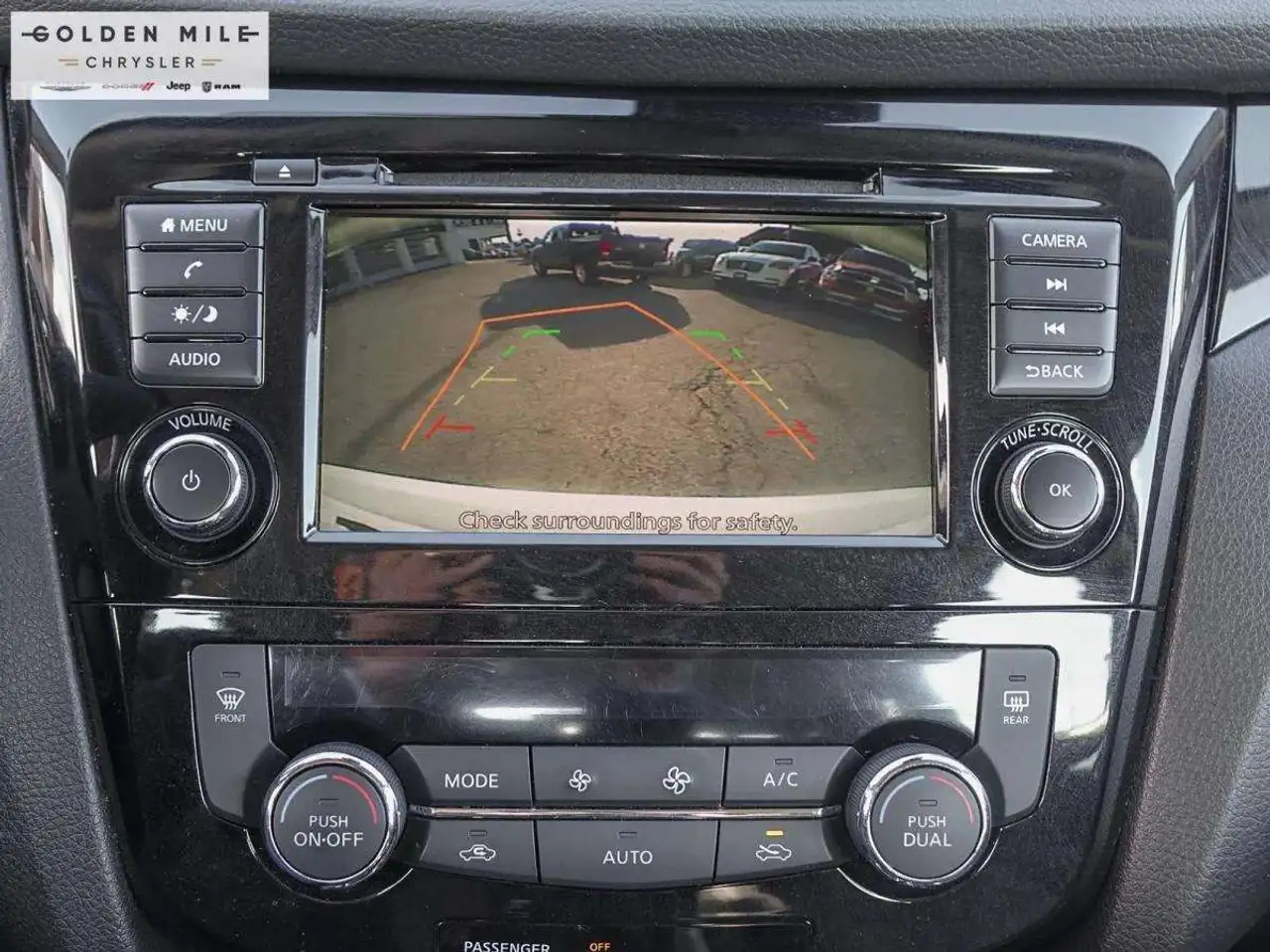 Nissan Qashqai снимка Nissan Qashqai