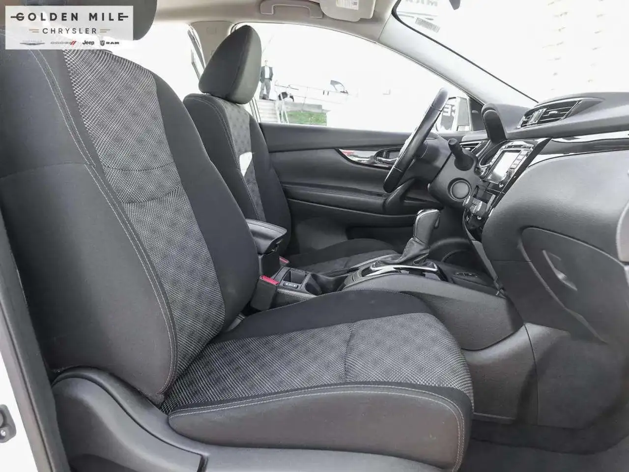 Nissan Qashqai снимка Nissan Qashqai
