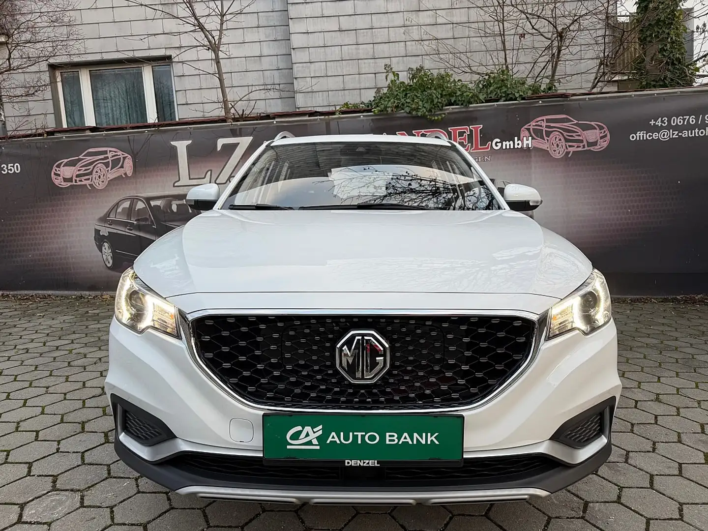 MG ZS EV Luxury Weiß - 2