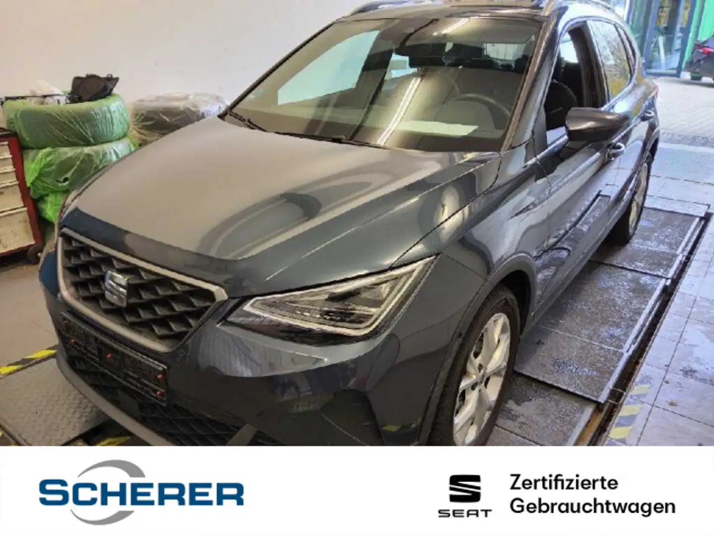 SEAT Arona 1.5 TSI DSG FR Navi, LED, Allwetter, Full Grau - 1