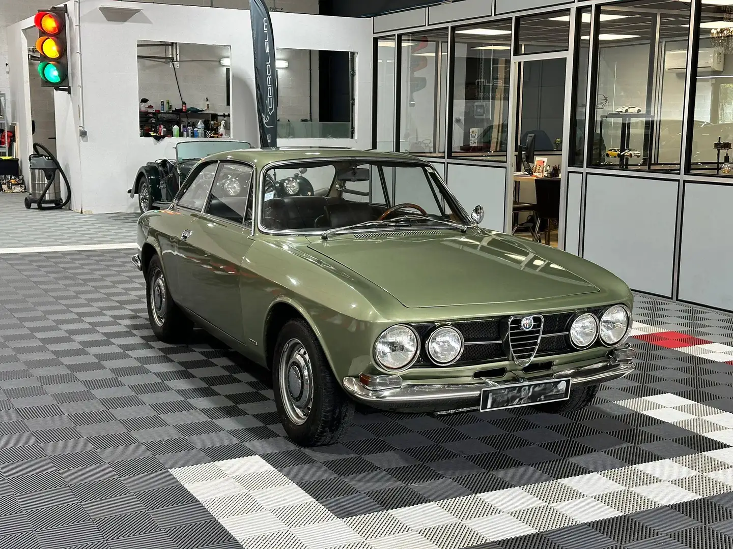 Alfa Romeo 1750 1750 Grün - 2