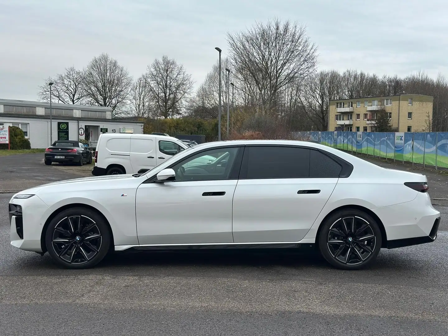 BMW 740 d xDrive M Sport | Kristall | TV | Weiß - 2