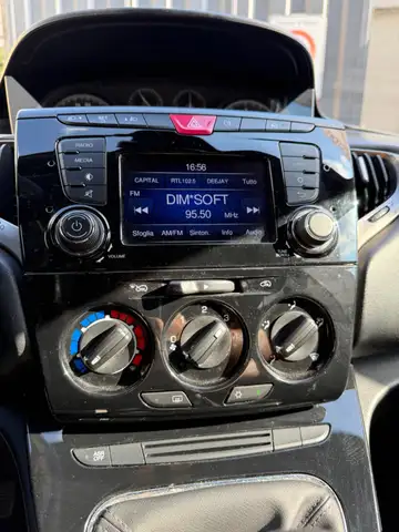 Lancia Ypsilon view 10