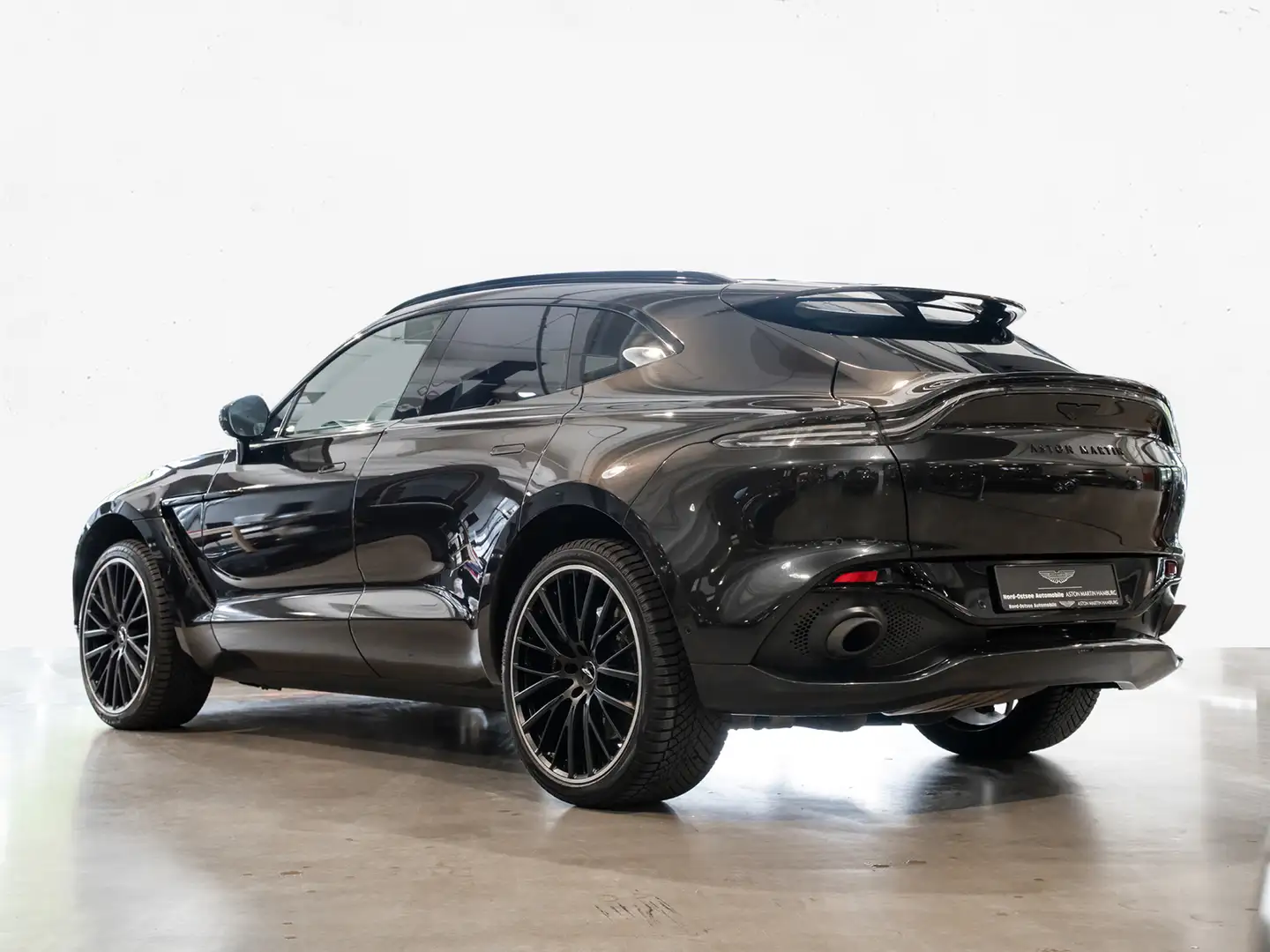 Aston Martin DBX 550 - Aston Martin Hamburg Verde - 2