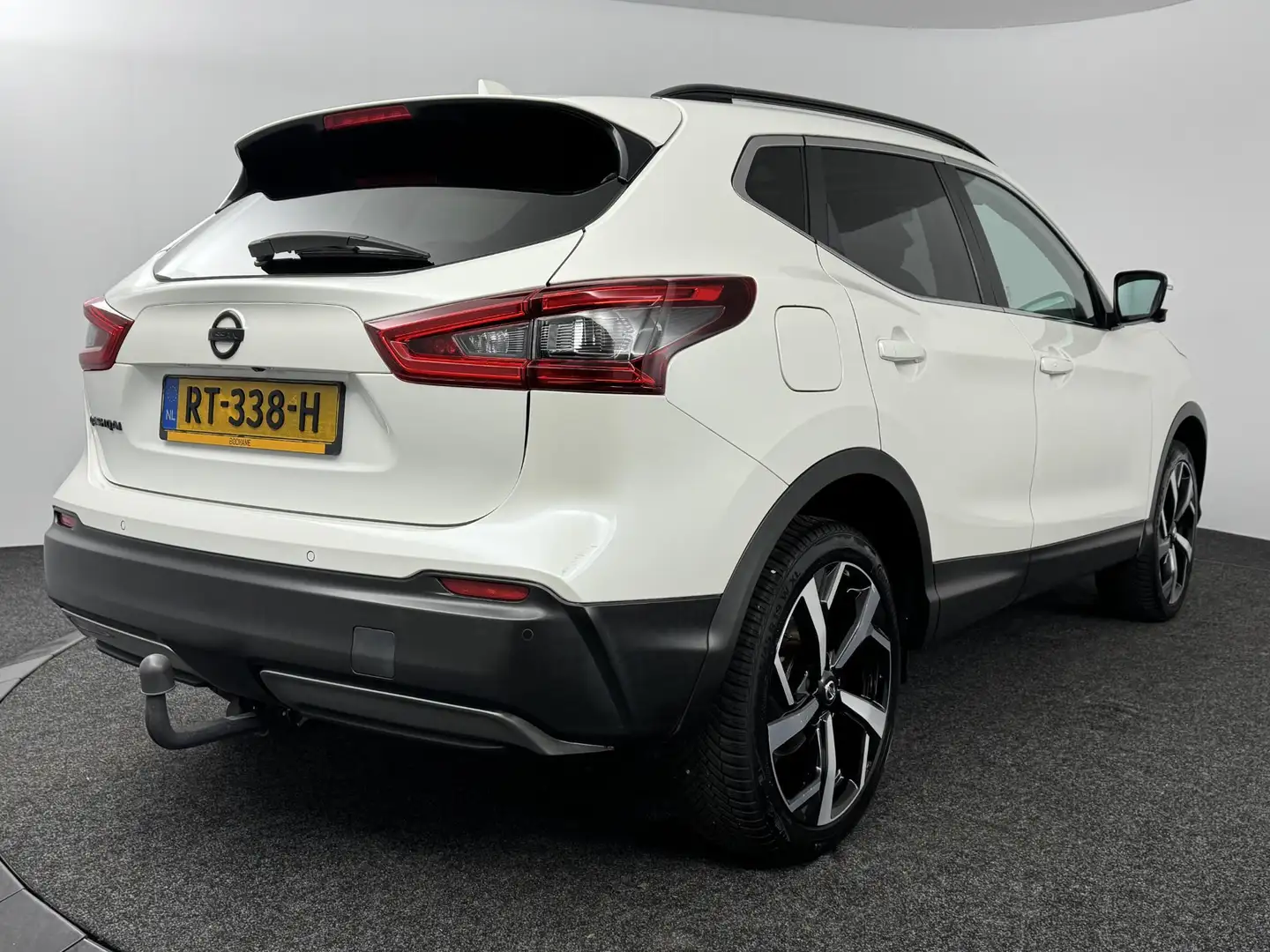 Nissan Qashqai 1.2 Tekna | 360° Camera | Navigatie | Climate Cont Wit - 2